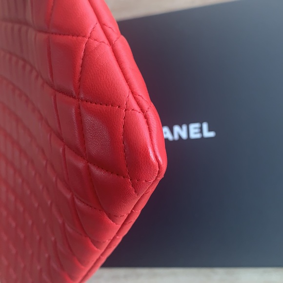 Chanel Le Boy large O Case in lambskin - Picture 5 of 13